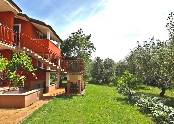 Apartment Zita With 1 Bedroom In Relaxing Surroundings Near Umag
