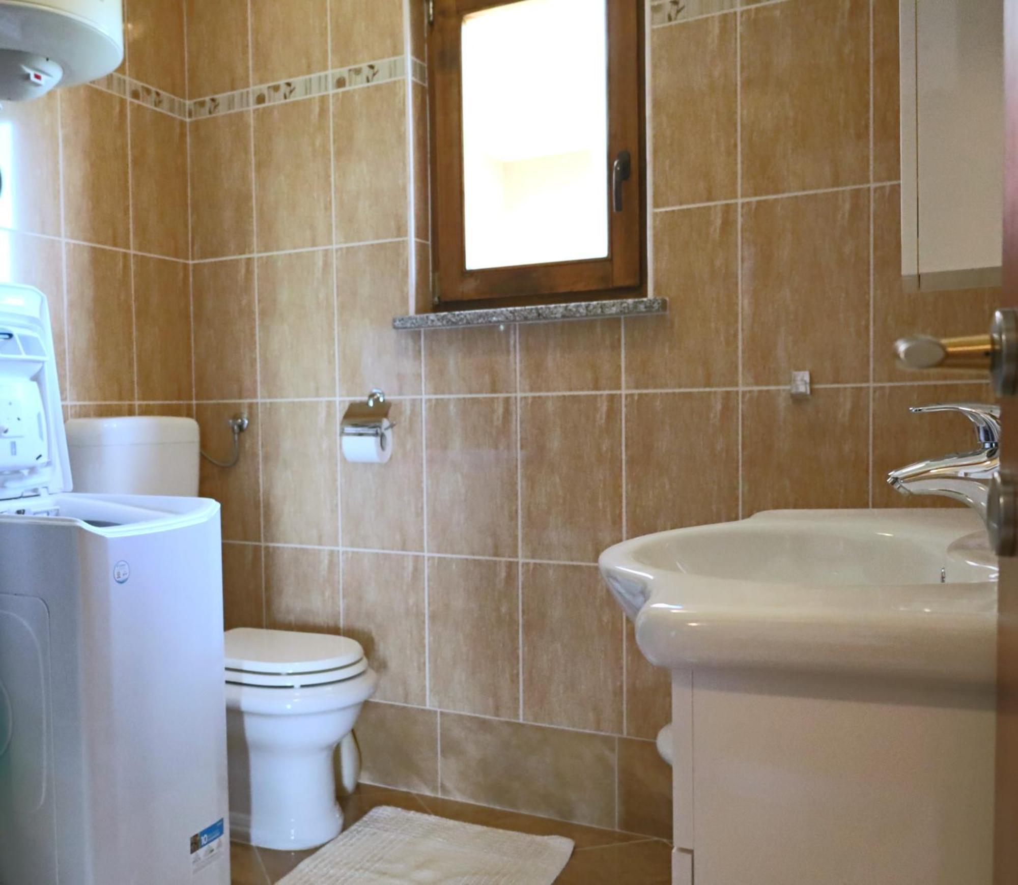 Zita With 1 Bedroom In Relaxing Surroundings Near Apartment